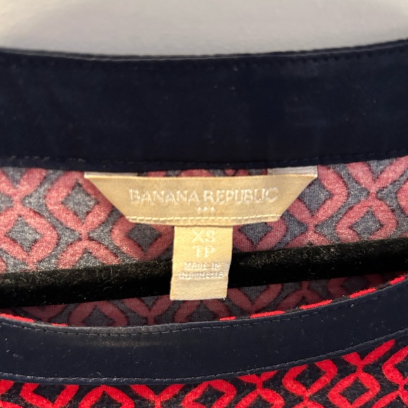 Banana Republic ladies shirt, gold buttons - Picture 3 of 4